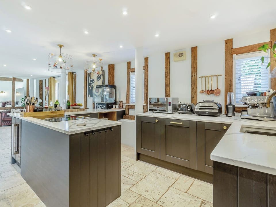 Kitchen area | Granary Barn, Tacolneston