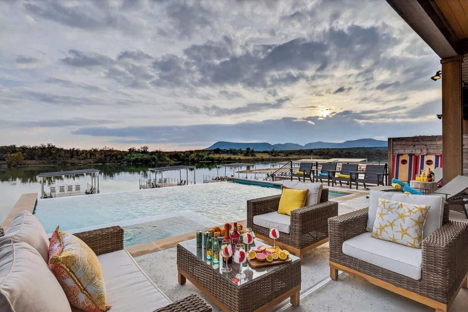 Incredible Waterfront Views