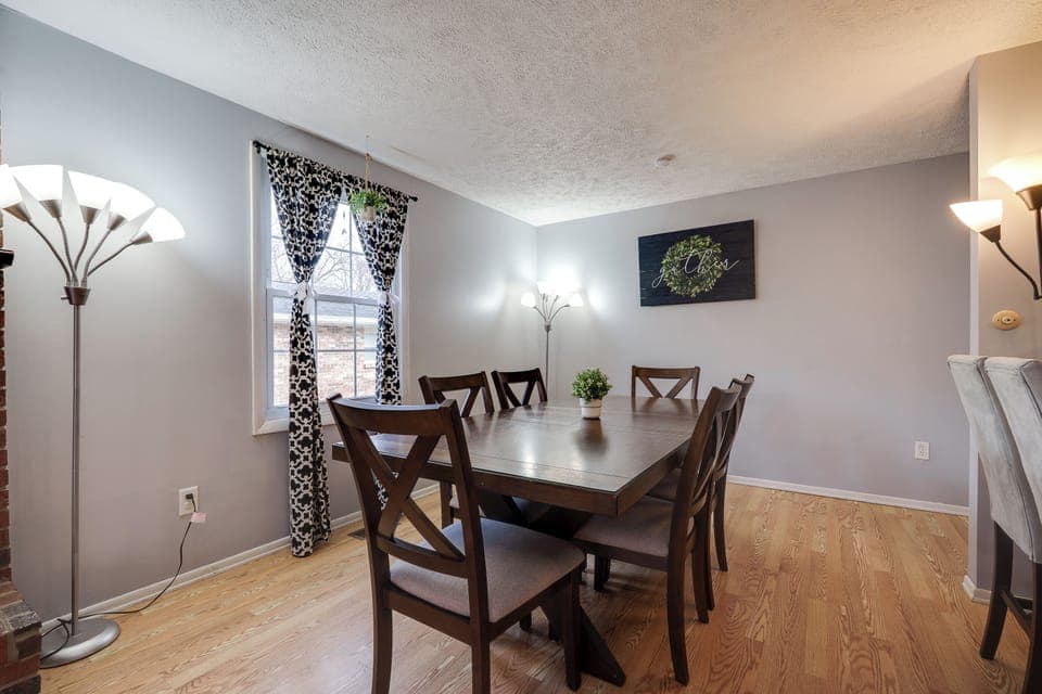 Spacious Dining Room Riverside Ohio Airbnb