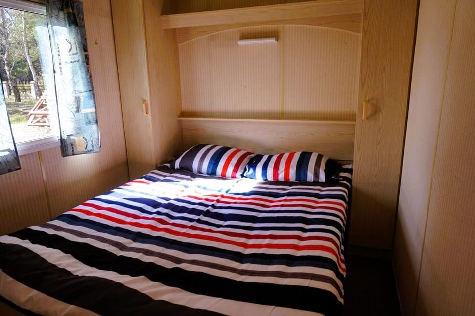 Mobile Home | 3 bedrooms, bed sheets