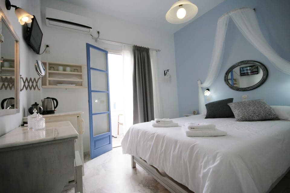 Double or Twin Room | In-room safe, iron/ironing board, free WiFi, bed sheets