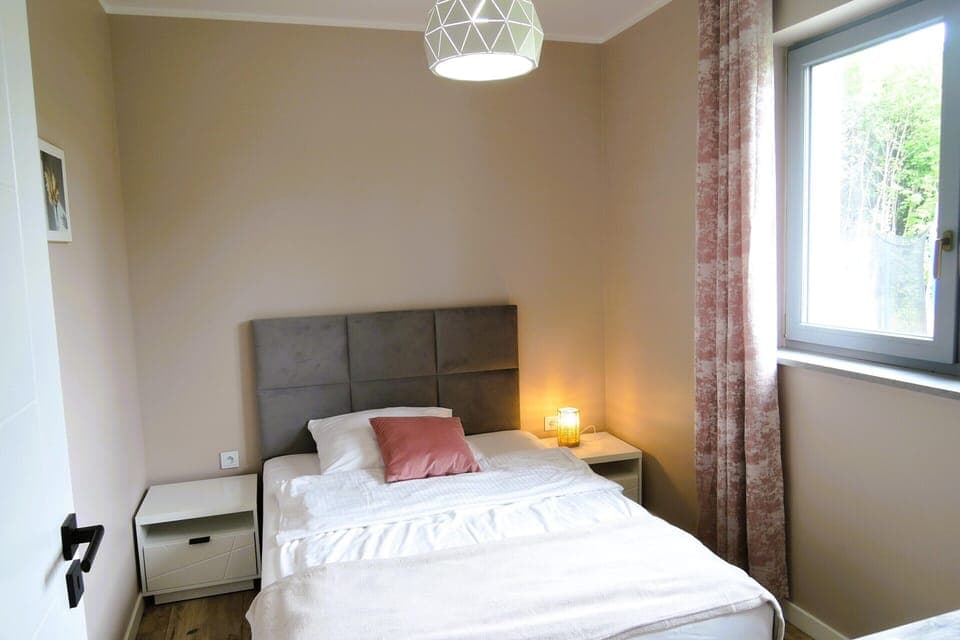 House | 4 bedrooms, individually furnished, bed sheets