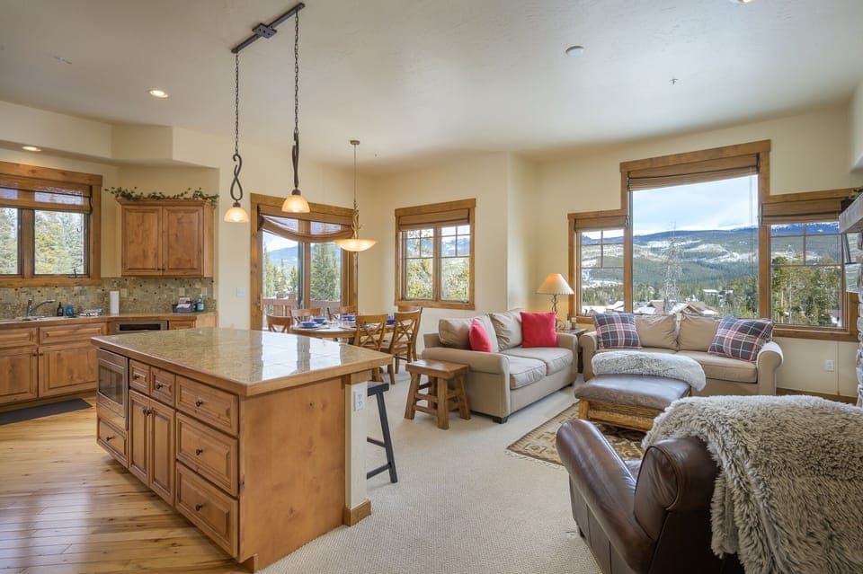 Townhome, 3 Bedrooms | Living area
