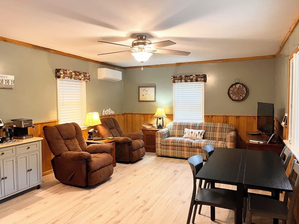 Living room with plenty of light.