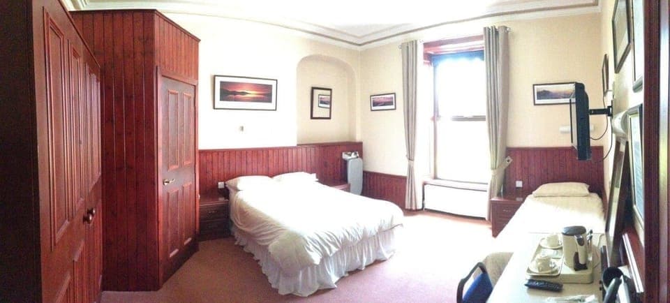 Basic Double Room Single Use, Ensuite | Desk, soundproofing, iron/ironing board, free WiFi