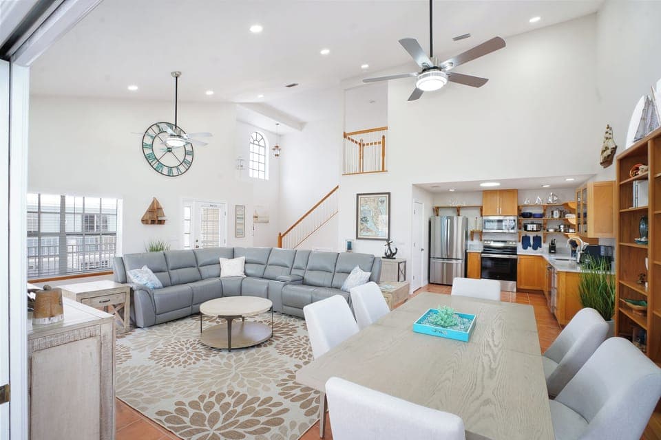 Getaway is the larger four bedroom unit.