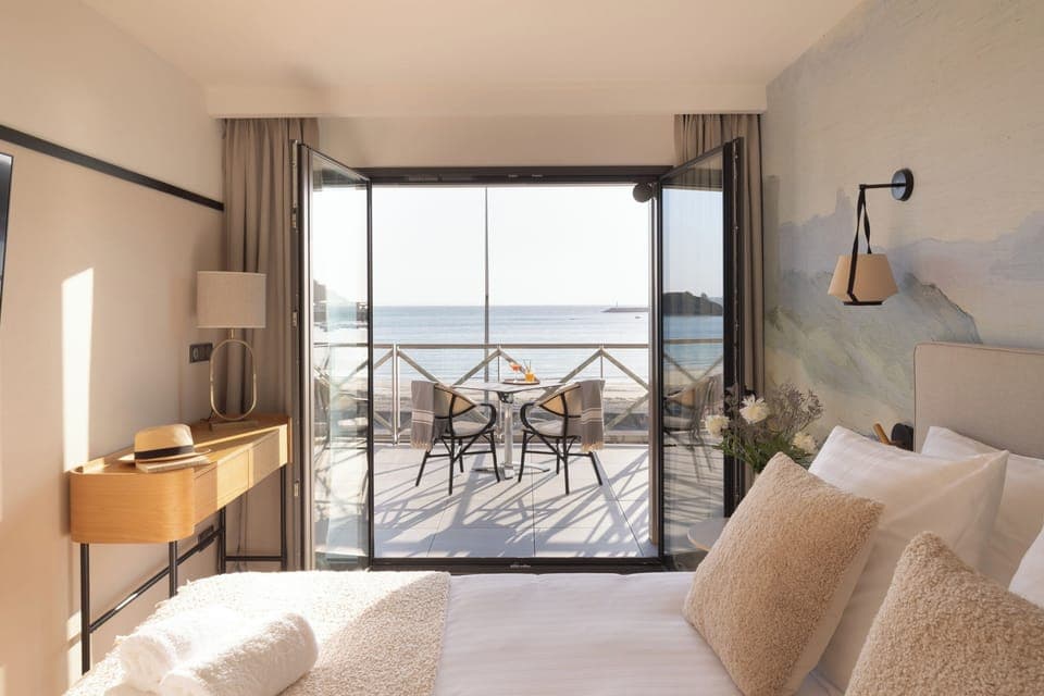 Comfort Double Room, Patio, Sea View | Premium bedding, in-room safe, desk, blackout drapes