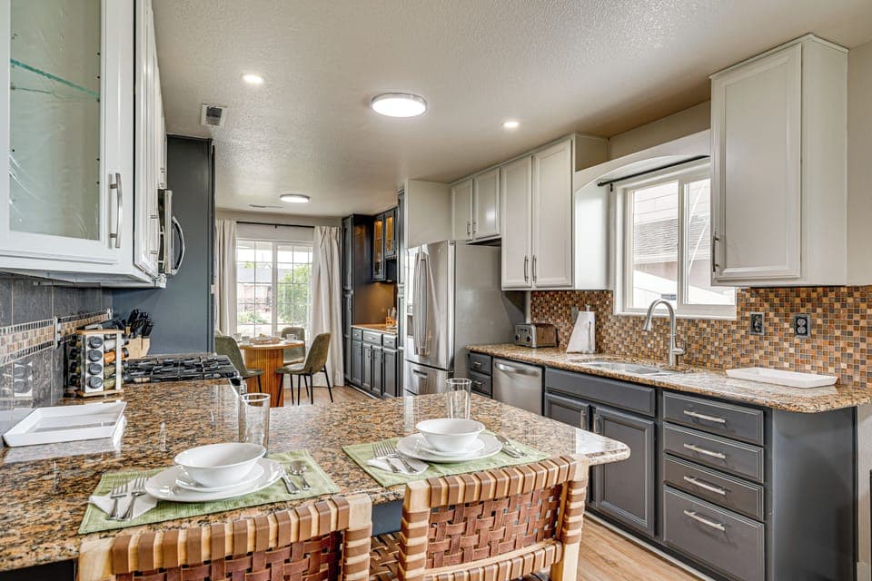 Kitchen | 1st Floor | Cooking Basics | Dishwasher | Drip/Keurig Coffee Maker
