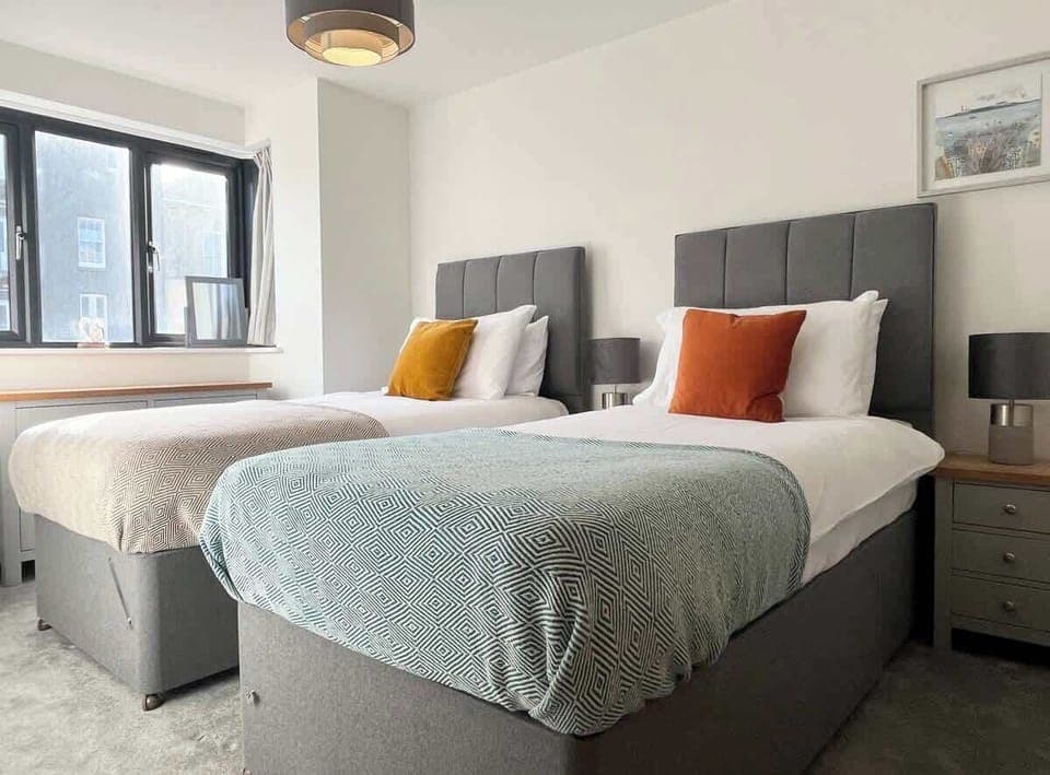 Bedroom 2
Superking bed made as twin 