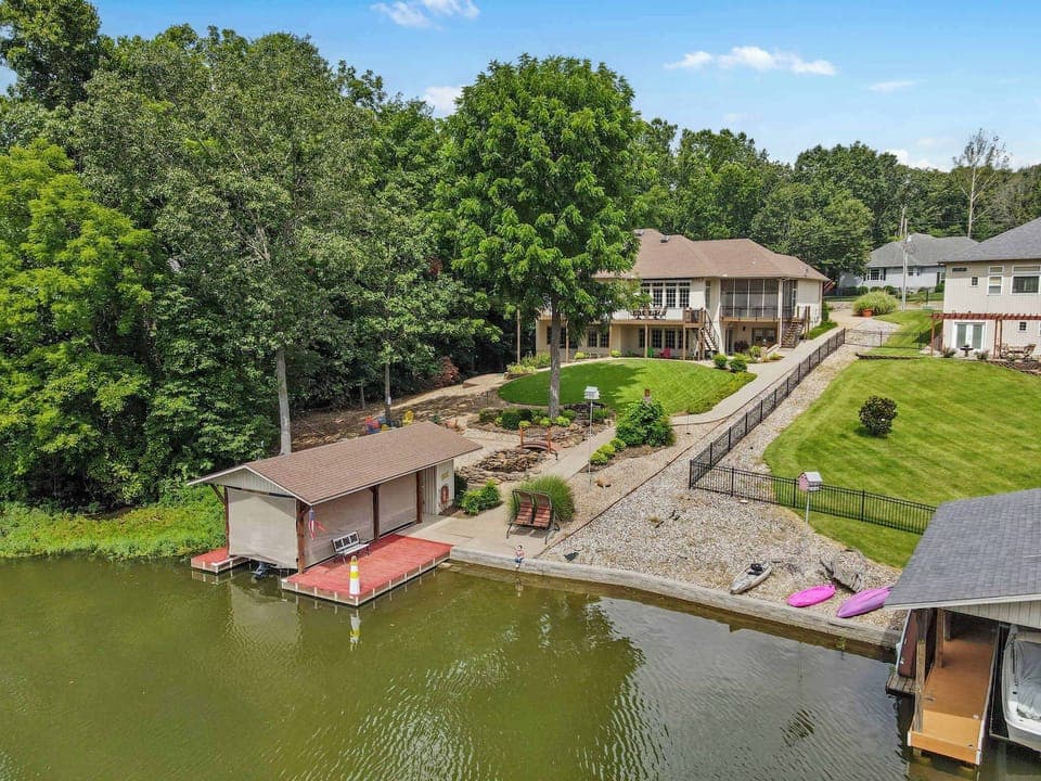 private boat dock with kayaks for guest use. 