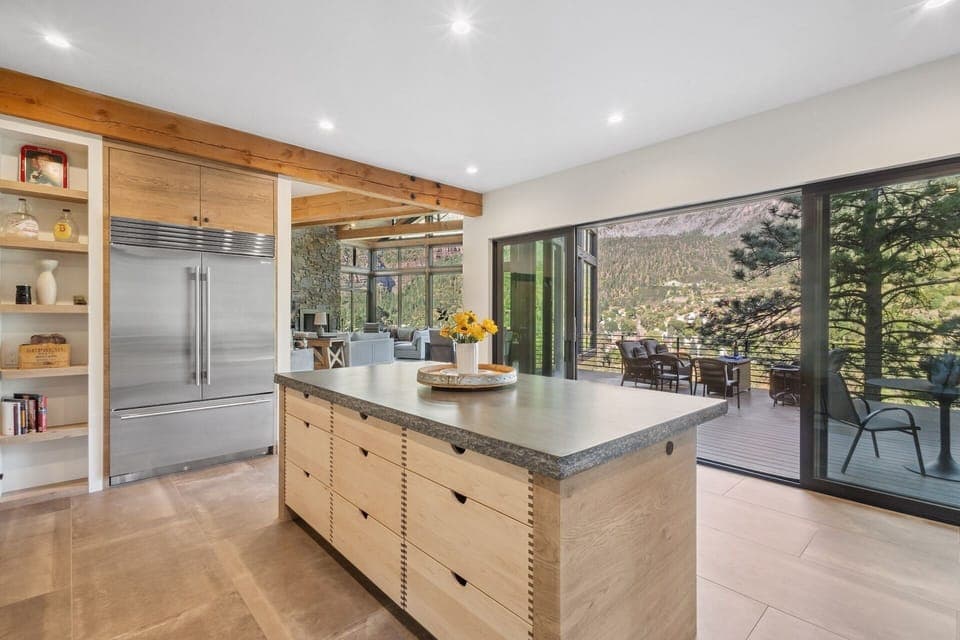 Kitchen island 3 - Prepare your favorite meals in this beautifully designed kitchen.