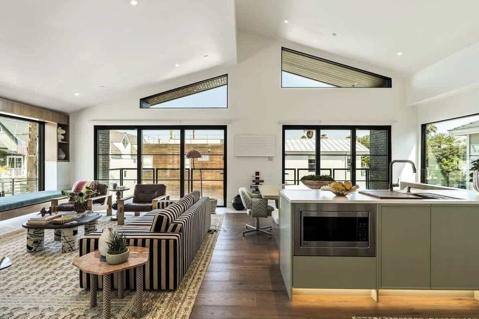 Second floor living area / Kitchen