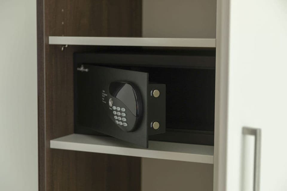 Double Room | In-room safe, desk, laptop workspace, soundproofing