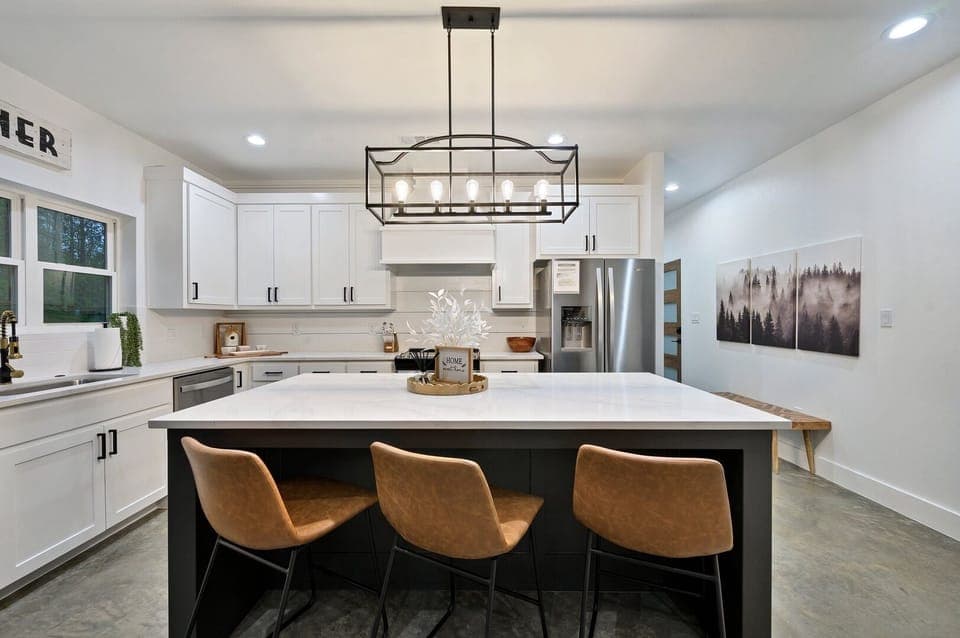 41721498-c55f-40c9-b0d0-f1a25e7a691f