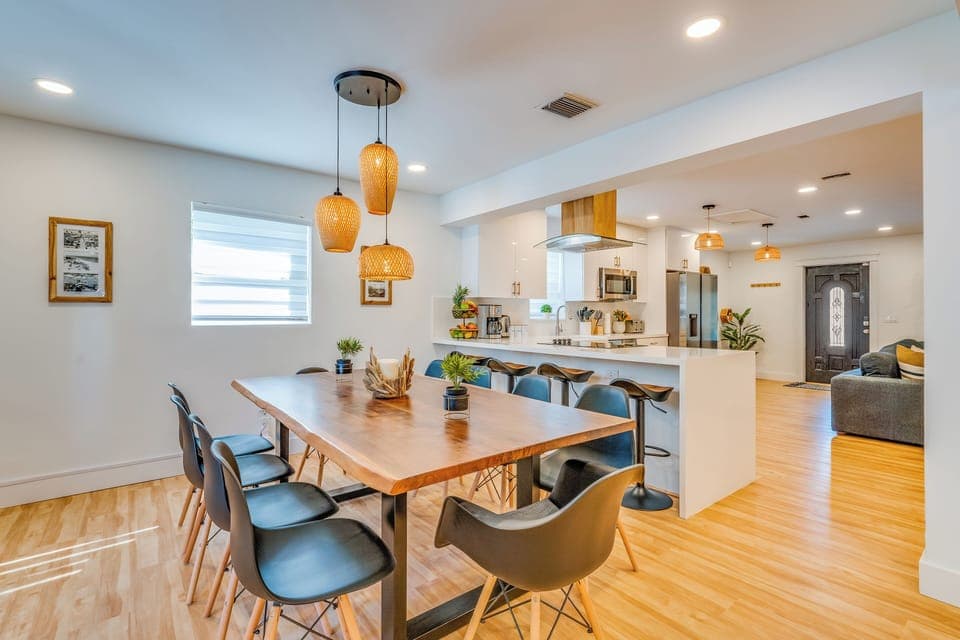 Luxury Villa, 4 Bedrooms, Private Pool, Garden View | Dining room