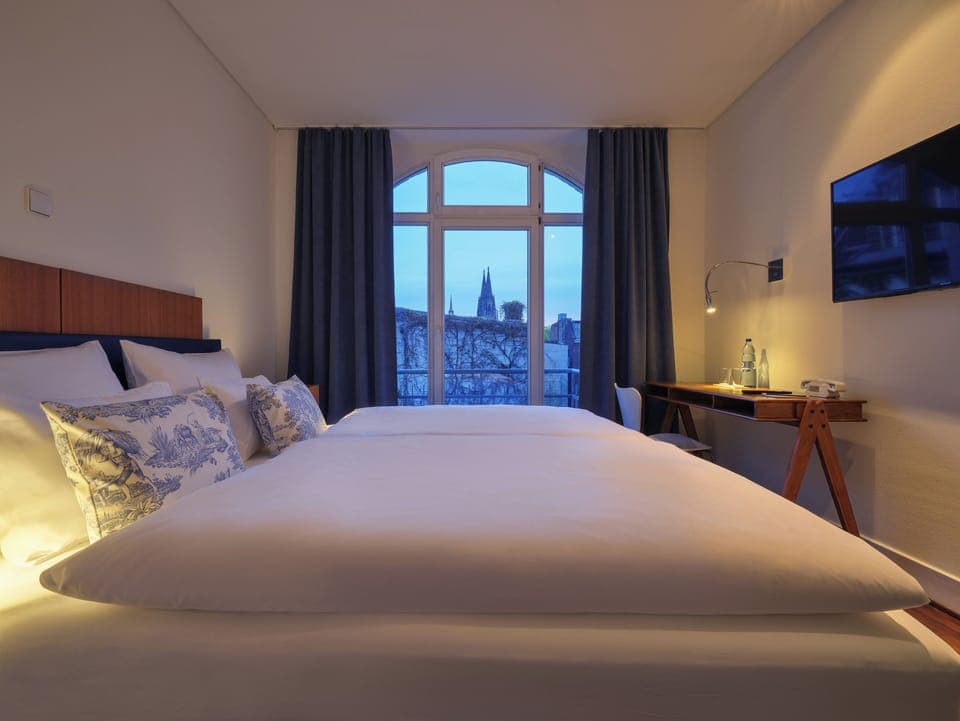 Classic Room | Premium bedding, in-room safe, desk, soundproofing