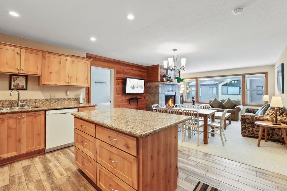 Condo, 2 Bedrooms | Interior