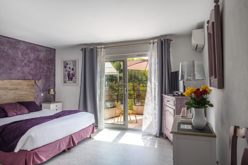 Luxury Double or Twin Room | Pillowtop beds, minibar, in-room safe, individually furnished