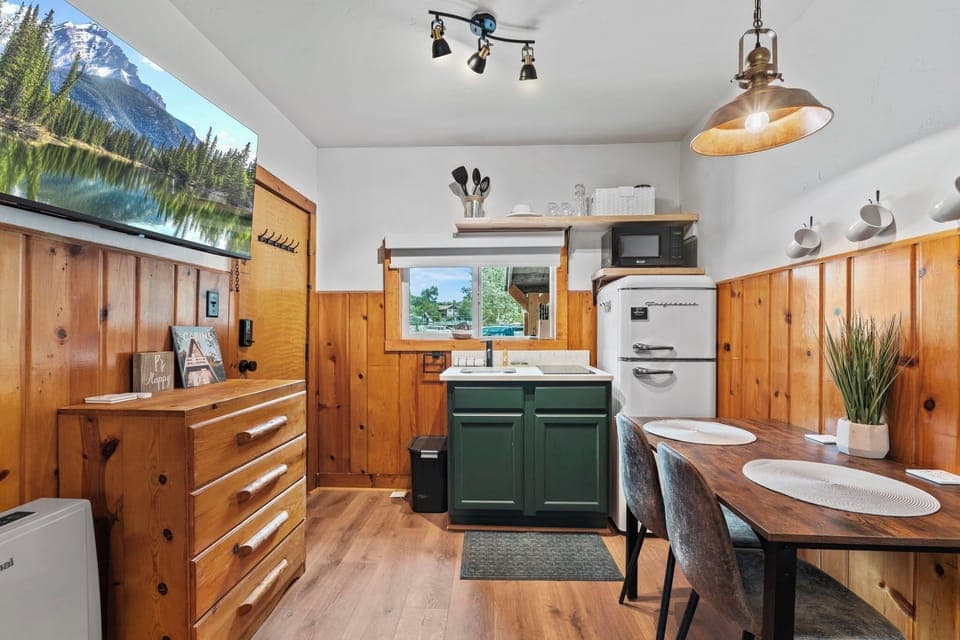 Cabin | Living area