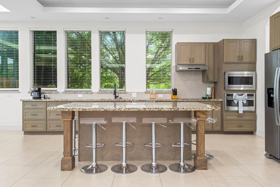 So many places to sit and enjoy your family while eating.