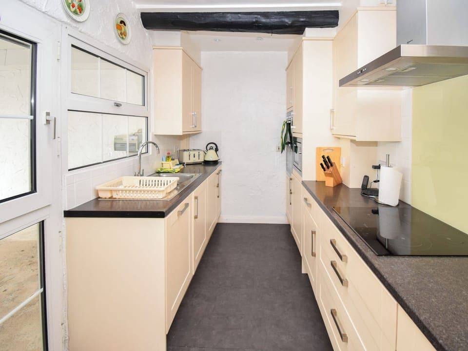Kitchen | Brent Cottage, Windermere