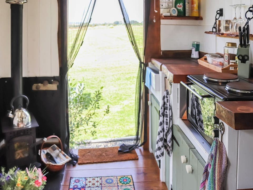 Interior | Glan Tywyn Shepherds Hut, Bryngwran Nr Rhosneigr