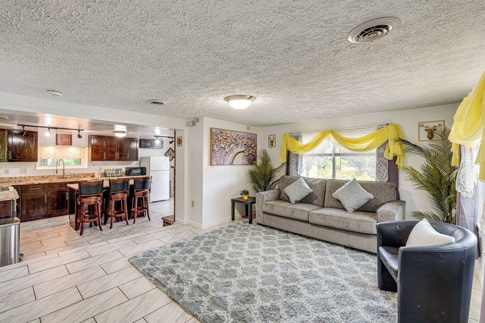 Living Room | Kitchen | Smart TV | Full Sleeper Sofa | Single-Story Home