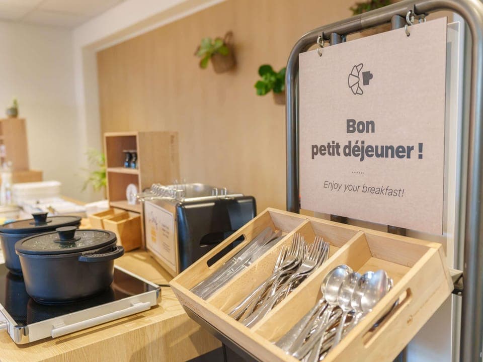 Daily buffet breakfast (EUR 9.50 per person)