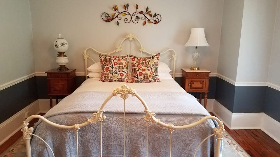 Standard Double Room, 1 Queen Bed, Garden View | Premium bedding, individually decorated, individually furnished, desk