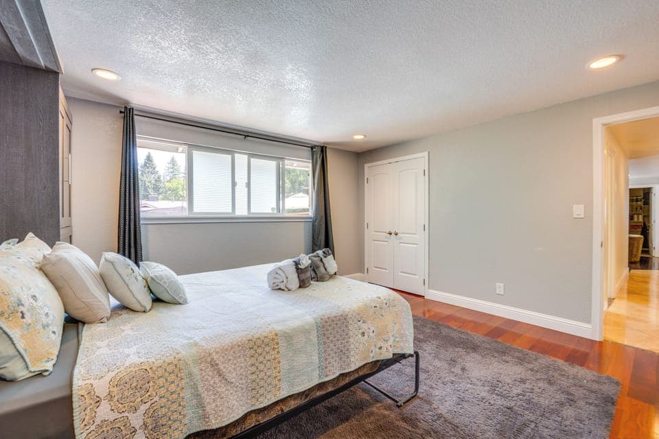 House (5 Bedrooms) | Interior