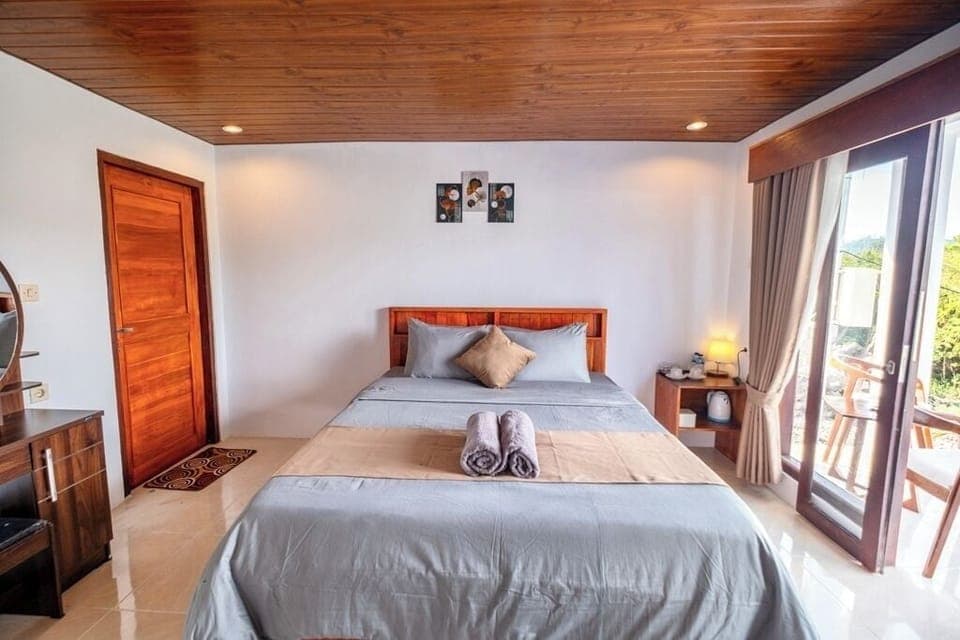 Deluxe Room, Patio, Mountain View