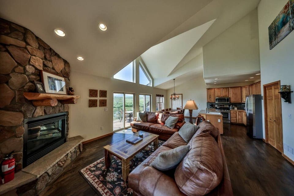 Soaring ceilings, comfy seating + endless Rocky Mountain views
