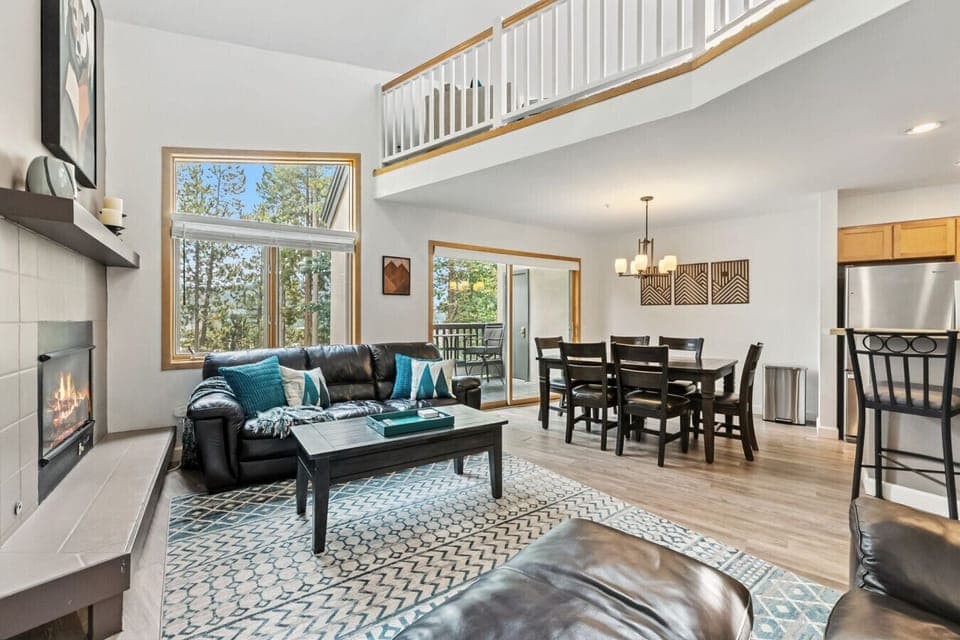 Welcome to King`s Crown Chalet! Managed by 5 Diamond Lodging