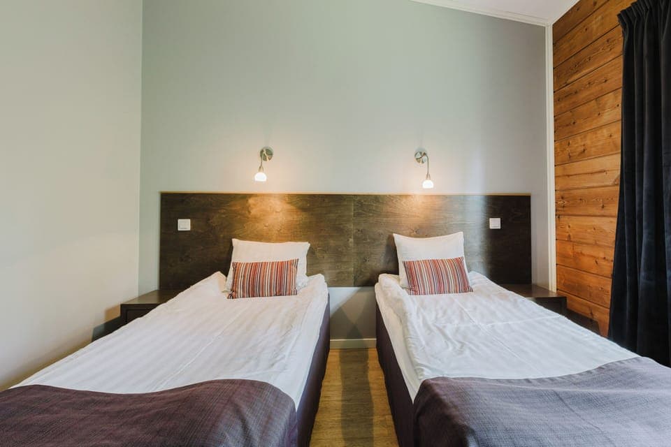 Standard Twin Room | Desk, free WiFi