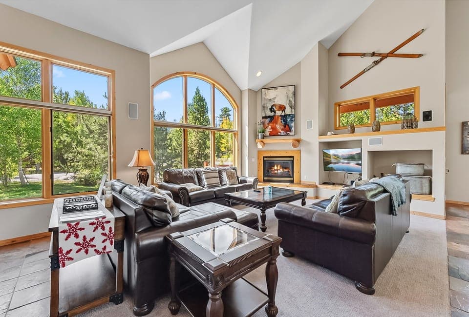 
Living room (main floor): Gas fireplace, Smart TV, radiant heat, no A/C