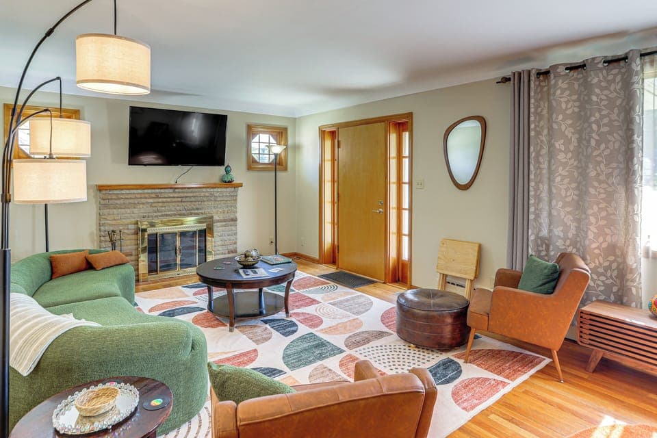 Tiffin Vacation Rental | 2BR | 1BA | 1,700 Sq Ft | 4 Steps to Access