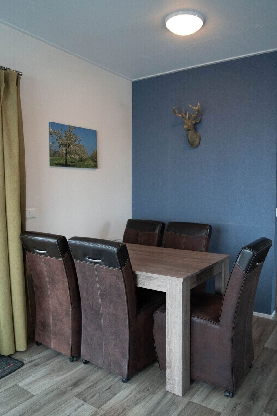 Dining room of Camping Natuurlijk Limburg – Bos 6