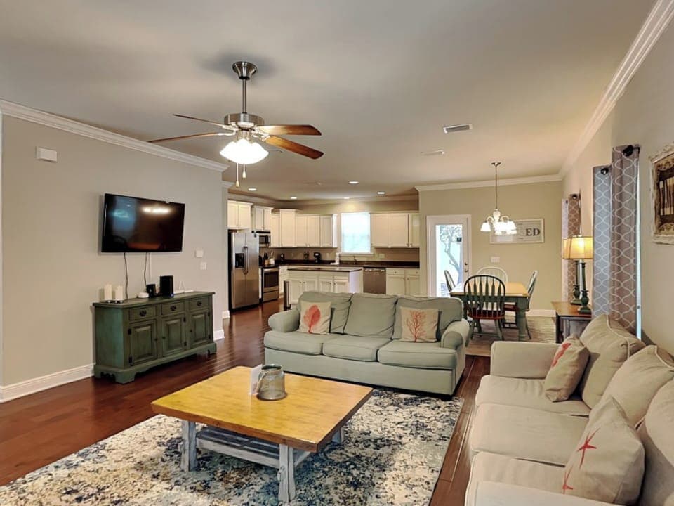 Living Area, First Floor