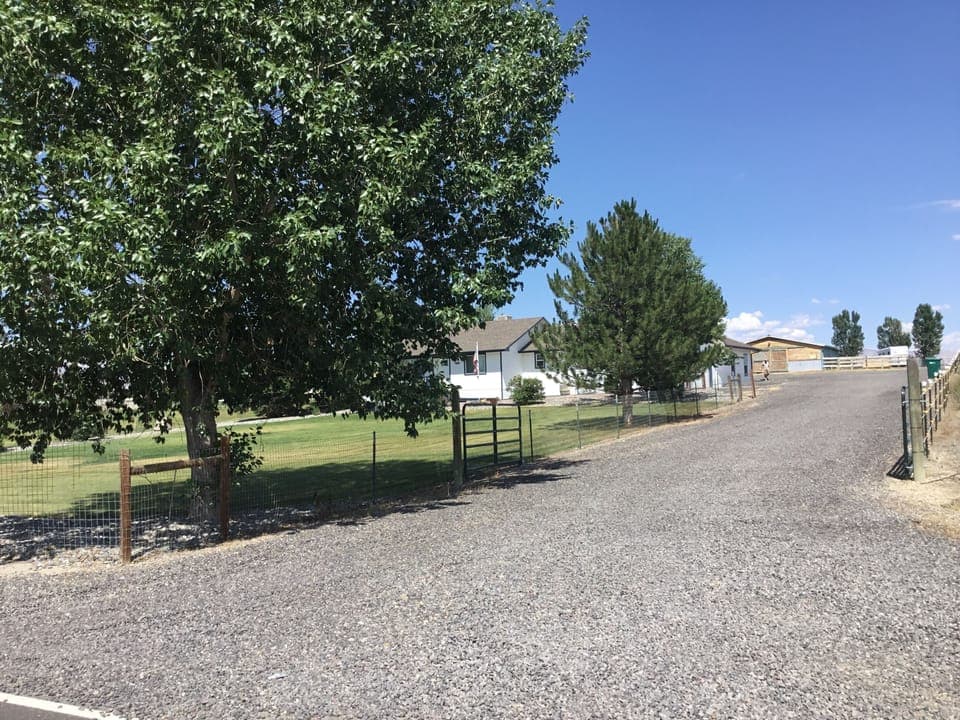 Entrance and driveway to property