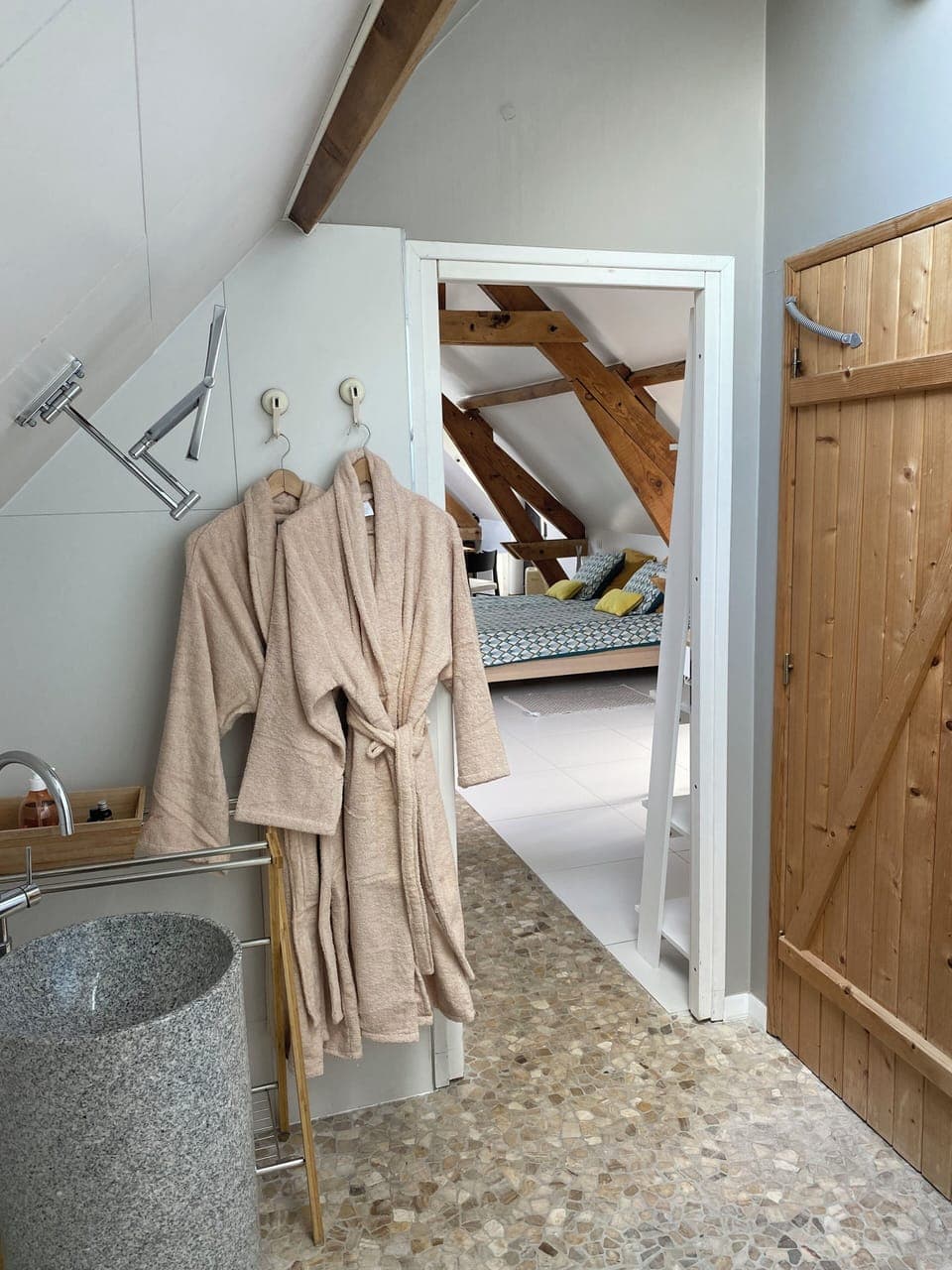 Bathroom | Hair dryer, soap, shampoo, toilet paper