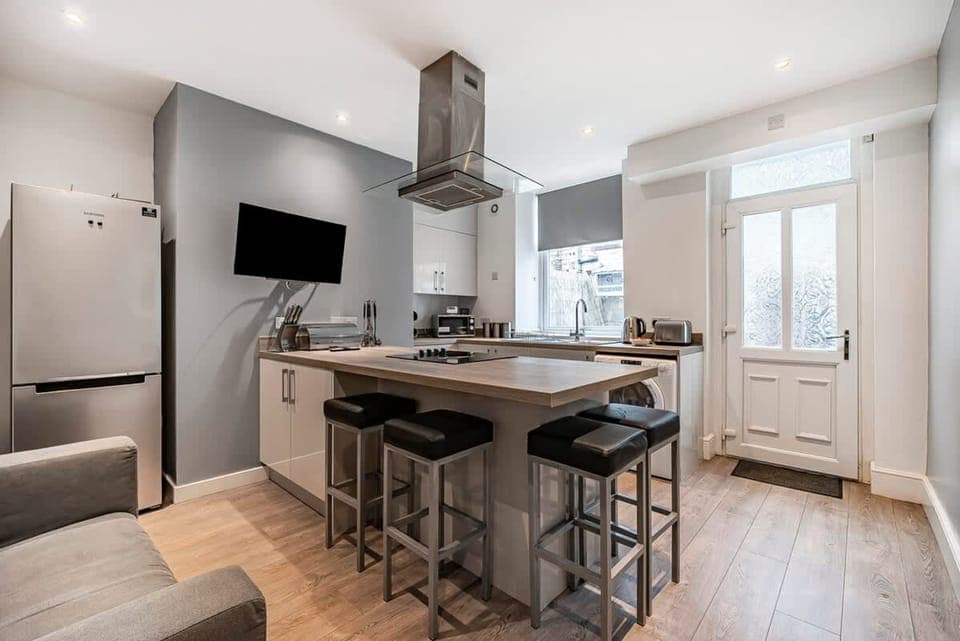 House, Smoking | 3 bedrooms, Internet