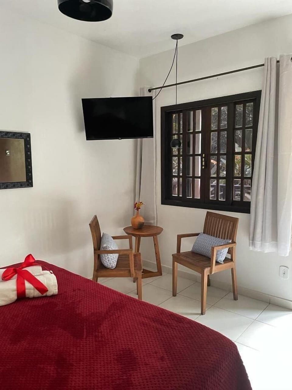 Minibar, desk, laptop workspace, free WiFi