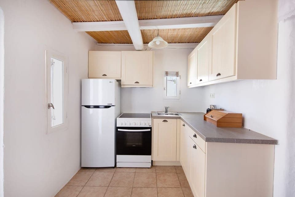 Villa 10 with Private Pool | 36m2 | Private kitchen | Fridge, oven, stovetop, cookware/dishes/utensils