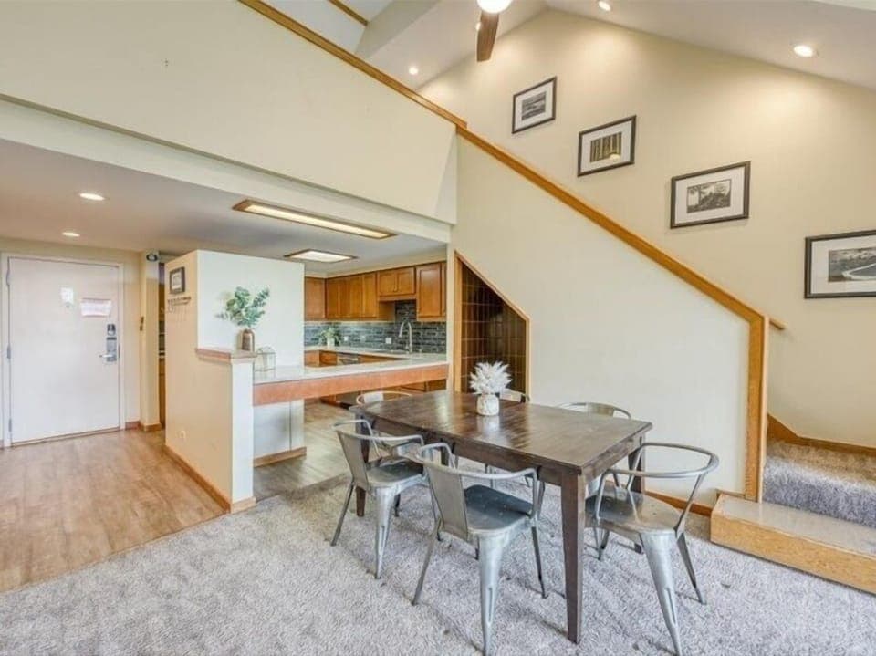 Dining Room, Dining Table, Furniture, Indoors, Table