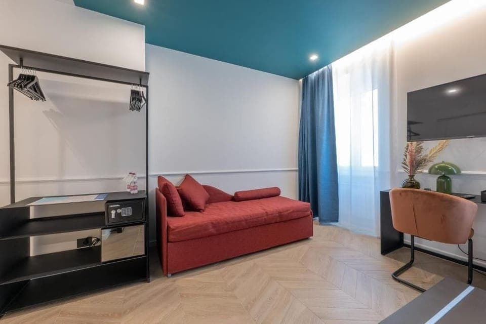 In-room safe, desk, laptop workspace, blackout drapes