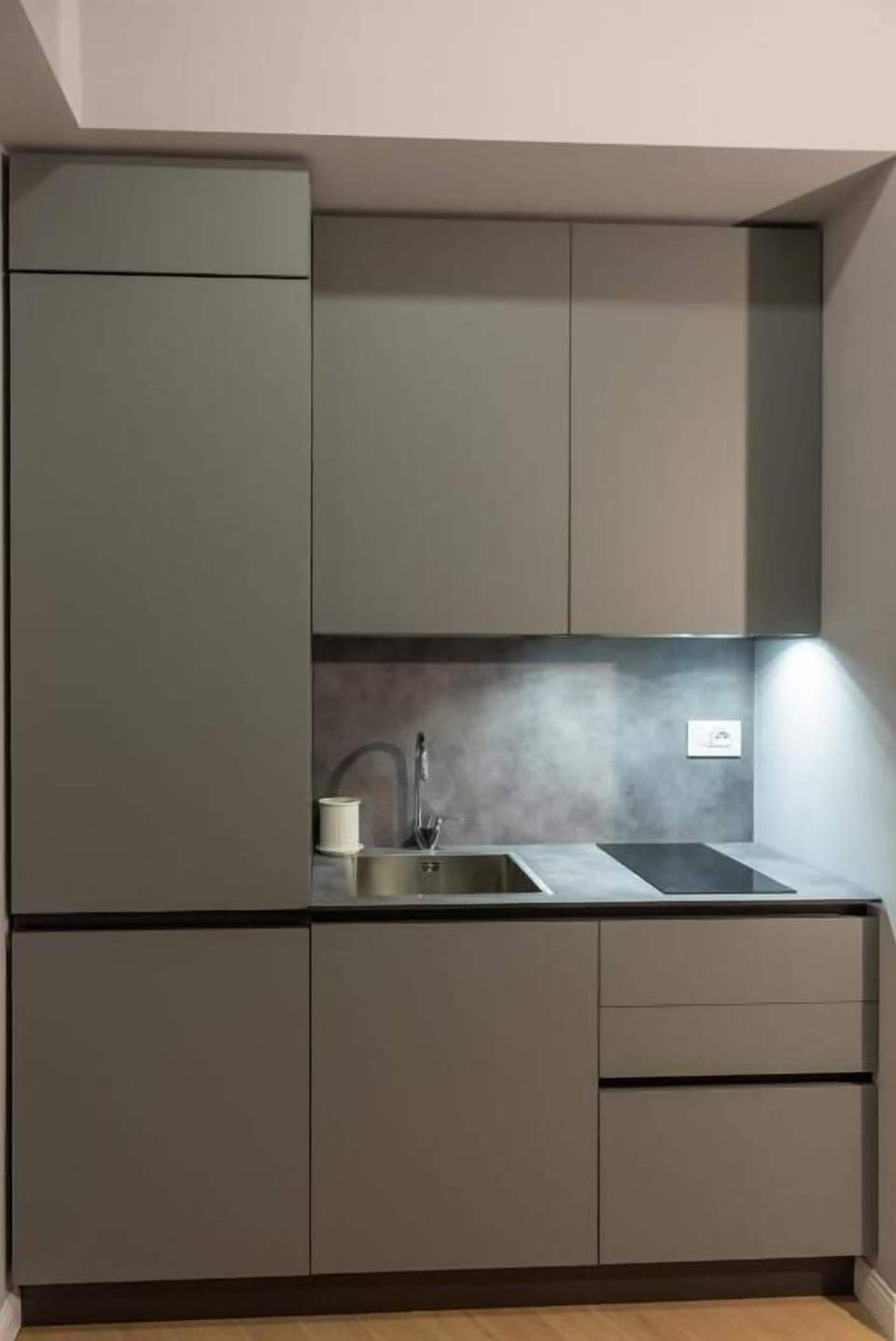 Deluxe Studio | Desk, laptop workspace, blackout drapes, soundproofing