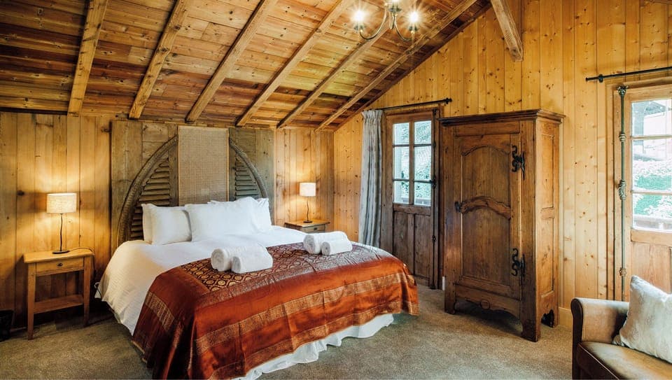 Deluxe Double Room, Balcony, Mountain View | Iron/ironing board, travel crib, free WiFi, bed sheets