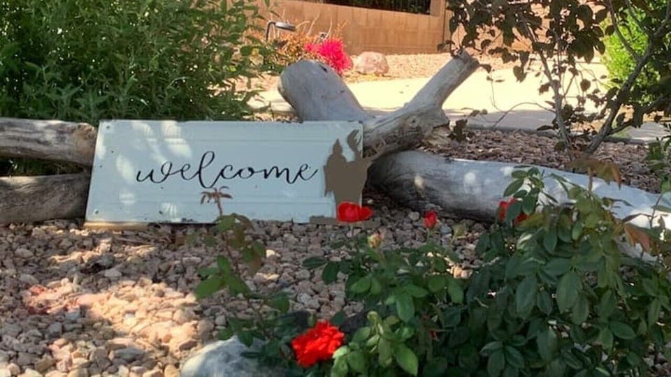 Exterior - Front Yard