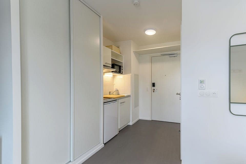 Studio | Private kitchen | Shared fridge, microwave