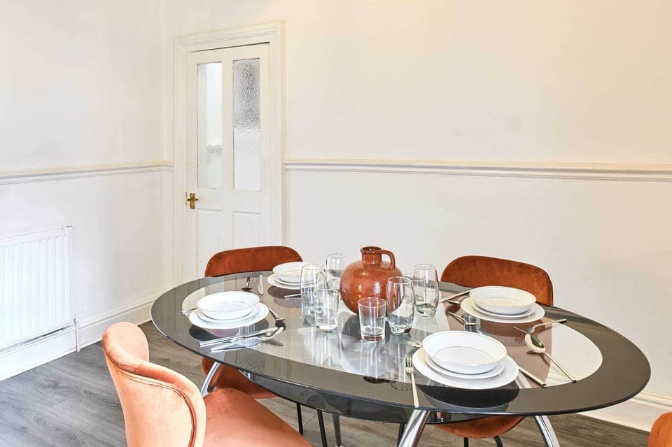 Bishop House, Liverpool - Host & Stay